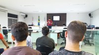 Alunos do Parlamento Jovem passam por treinamento de Oratória e Comunicação
