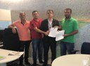 Vereadores entregam abaixo assinado e ofício pedindo atenção ao fornecimento de energia elétrica em João Pinheiro