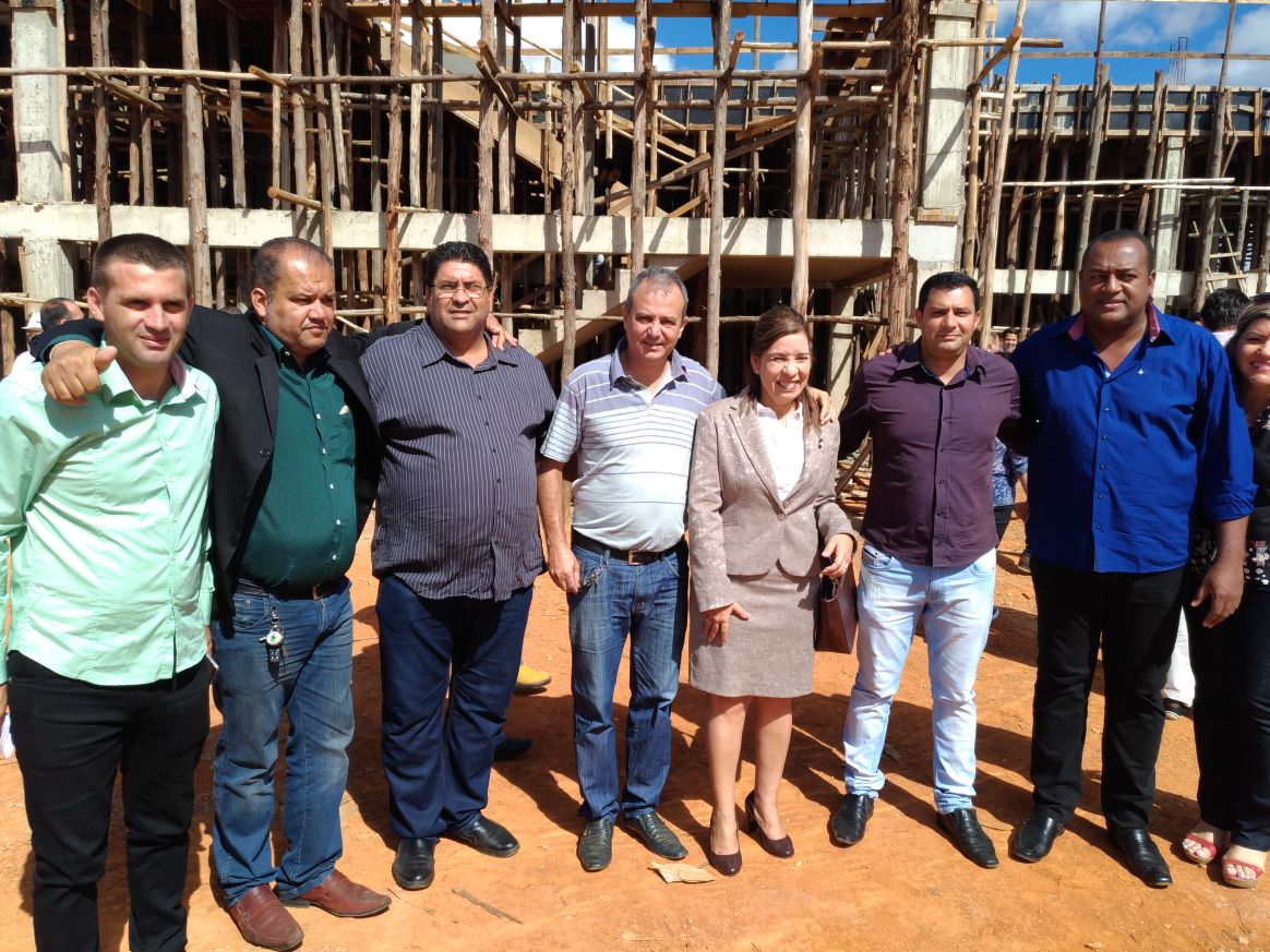 Vereadores pinheirenses visitam obras do Hospital Oncológico do Noroeste e Universidade Federal de Unaí